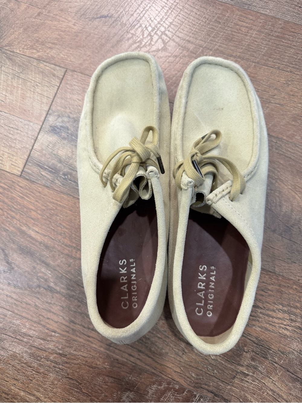 Clarks Men’s Light Beige Suede Chukka Wallabee Boots